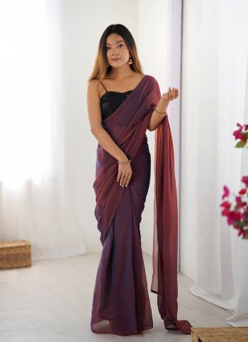 Attrective These Party Wear Ready To Wear Saree in Fine Two Tone Colored.These Saree Are Glassy Two Tone And Blouse is Georgette Fabricated.Its Beautified With Two Tone Color Solid With Sequance Embroidery Work Blouse.