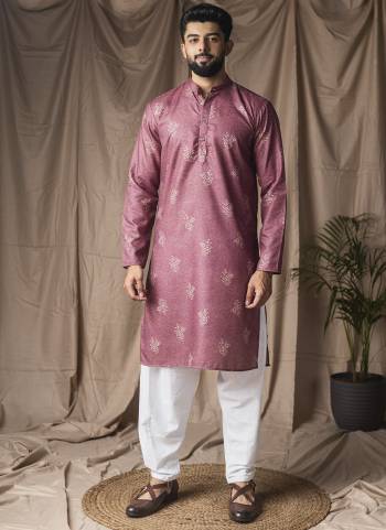 For A festive And Party Wear,Attractive These Readymade Kurta With Payjama in Fine Colored.These Kurta is Fabricated On Blended Linen And Art Silk Bottom With Heavy Designer Printed.Buy Now.