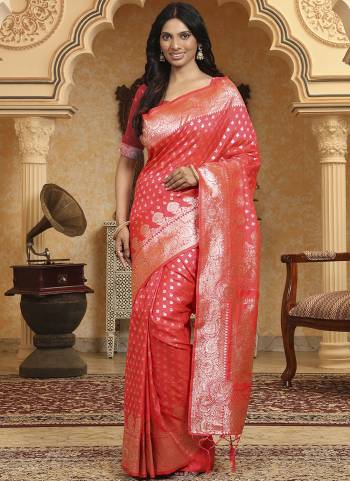 Garb These Fastive And Party Wear Saree in Fine Colored.These Saree And Blouse is Fabricated On Banarasi Silk.Its Beautified With Heavy Woven Jari Designer.