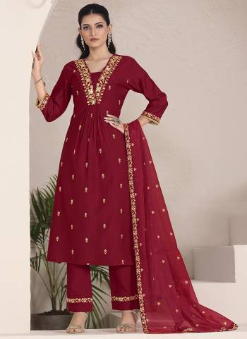 Garb These Beautiful Looking Readymade Suits.These Top Are Viscose And Bottom Are Viscose And Dupatta Are Viscose Fabricated.Its Beautified With Designer  Embroidery,Hand Work.