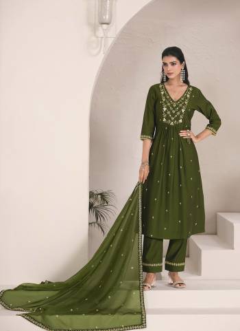 Garb These Beautiful Looking Readymade Suits.These Top Are Viscose And Bottom Are Viscose And Dupatta Are Viscose Fabricated.Its Beautified With Designer  Embroidery,Hand Work.