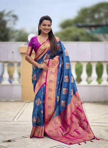 Attrective These Party Wear Saree in Fine Colored.These Saree And Blouse is Fabricated On Banarasi Silk.Its Beautified With Weaving Meenakari Designer.
