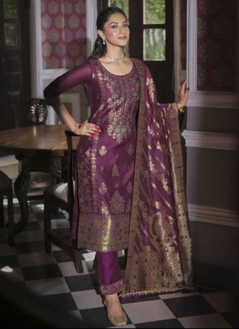 Garb These Beautiful Looking Readymade Suits.These Top Are Banarasi Silk And Bottom Are Soft Silk And Dupatta Are Banarasi Silk Fabricated.Its Beautified With Wevon Jacquard Designer,Hand Work.