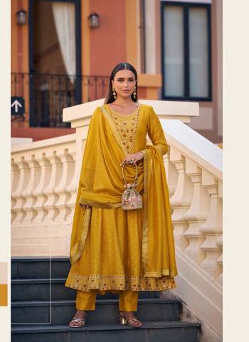Garb These Beautiful Looking Readymade Anarkali Style Suits.These Top Are Vichitra Silk And Bottom Are Vichitra Silk And Dupatta Are Vichitra Silk Fabricated.Its Beautified With Foil Printed,Designer Embroidery,Hand Work.