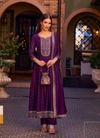 Garb These Beautiful Looking Readymade Anarkali Style Suits.These Top Are Vichitra Silk And Bottom Are Vichitra Silk And Dupatta Are Vichitra Silk Fabricated.Its Beautified With Foil Printed,Designer Embroidery,Hand Work.
