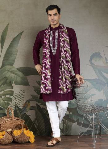 Looking These Party Wear Readymade Kurta With Dupatta Pair in Fine Colored.These Kurta And Dupatta Are Viscose Fabricated on Pair.Its Beautified With Wevon Jari Lininig Designer With  Thread,Mirror Embroidery Work With Printed Dupatta.