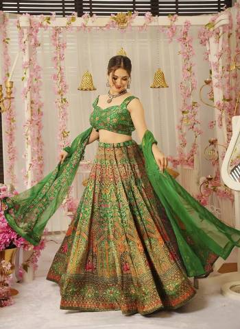 Attrective Looking These Beautiful Looking Readymade Crop Top Lahenga And Dupatta.These Top And Lahenga is Fabricated On Silk And Organza Dupatta.Its Beautified With Designer Digital Printed.