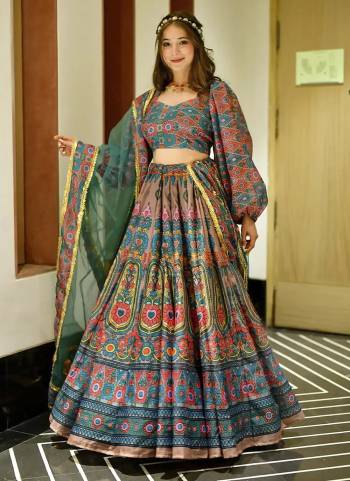 Attrective Looking These Beautiful Looking Readymade Crop Top Lahenga And Dupatta.These Top And Lahenga is Fabricated On Silk And Organza Dupatta.Its Beautified With Designer Digital Printed.
