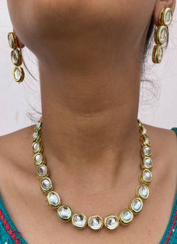 Attrective These Partywear Beautifil Colored Nacklace Set.These Nacklace Set is Come To Alloy Material And Beautified With Kundan Stone Work.