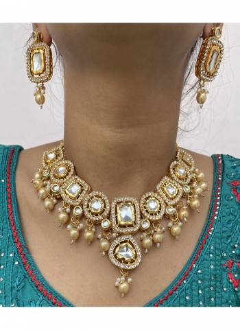 Attrective These Partywear Beautifil Colored Nacklace Set.These Nacklace Set is Come To Alloy Material And Beautified With Kundan Stone Work.