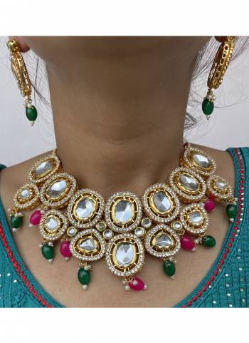 Attrective These Partywear Beautifil Colored Nacklace Set.These Nacklace Set is Come To Alloy Material And Beautified With Kundan Stone Work.