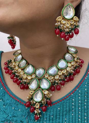Attrective These Partywear Beautifil Colored Nacklace Set.These Nacklace Set is Come To Alloy Material And Beautified With Kundan Stone Work.