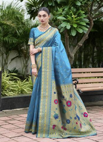 Garb These Fastive And Party Wear Saree in Fine Colored.These Saree And Blouse is Fabricated On Silk Blend.Its Beautified With Woven Jari Designer.