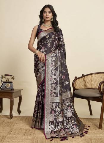 Looking This Party Wear Two Tone Saree Paired With Blouse.This Saree And Blouse Are Two Tone Satin Silk Fabric With Wevon Jari Designer. Buy This Pretty Saree Now.