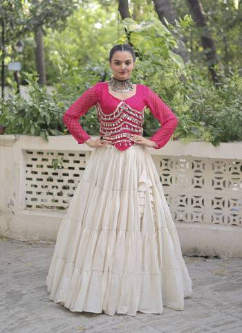 Attractive These Navratri Special Lehenga Choli in Fine Colored. These Lehenga Are Kora Cotton And Blouse Are Fabricated On Faux Georgette Fabriced. It is Beautified With Lahariya Printed Designer With Mirror Lace Work.