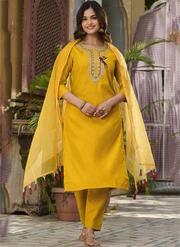 Looking These Readymade Suit in Fine Colored Pair With Bottom And Dupatta.These Top And Bottom Are Fabricated On Viscose Rayon Pair With Organza Dupatta.Its Beautified With Designer Embroidery Work.