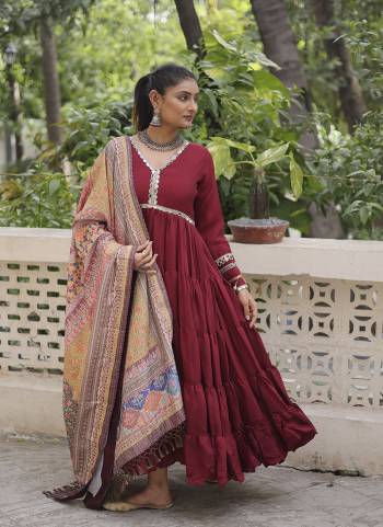 Garb These Beautiful Party Wear Readymade Long Gown With Dupatta.These Gown is Fabricated On Roman Silk And Muslin Crochet Dupatta.Its Beautified With Mirror Lace Work And Printed Dupatt.