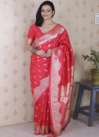 Looking These Party Wear Saree in Fine Colored.These Saree And Blouse is Fabricated On Banarasi Silk.Its Beautified With Weaving Silver Jari Designer.