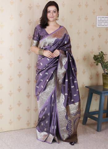 Looking These Party Wear Saree in Fine Colored.These Saree And Blouse is Fabricated On Banarasi Silk.Its Beautified With Weaving Silver Jari Designer.