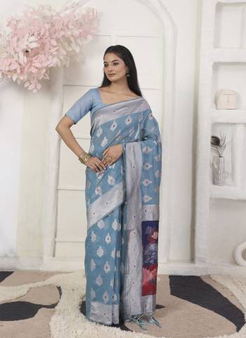 Garb These Fastive And Party Wear Saree in Fine Colored.These Saree And Blouse is Fabricated On Linen Cotton.Its Beautified With Heavy Woven Designer With Digital Printed.