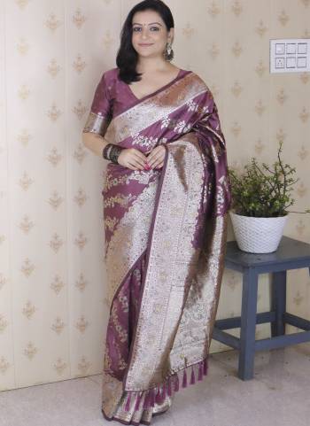 Looking These Party Wear Saree in Fine Colored.These Saree And Blouse is Fabricated On Banarasi Silk.Its Beautified With Weaving Silver Jari Designer.