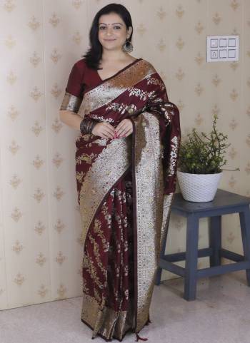 Looking These Party Wear Saree in Fine Colored.These Saree And Blouse is Fabricated On Banarasi Silk.Its Beautified With Weaving Silver Jari Designer.