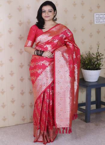 Looking These Party Wear Saree in Fine Colored.These Saree And Blouse is Fabricated On Banarasi Silk.Its Beautified With Weaving Silver Jari Designer.