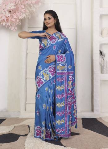 Garb These Fastive And Party Wear Saree in Fine Colored.These Saree And Blouse is Fabricated On Silk Blend.Its Beautified With Heavy Woven Designer.