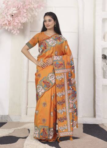 Garb These Fastive And Party Wear Saree in Fine Colored.These Saree And Blouse is Fabricated On Silk Blend.Its Beautified With Heavy Woven Designer.