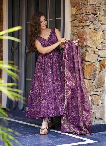 Attractive Looking These Beautiful Looking Readymade Anarkali Suits.These Top And Bottom is Fabricated On Muslin And Muslin Dupatta.Its Beautified With Designer Digital Printed.