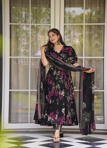 Attractive Looking These Beautiful Looking Readymade Anarkali Suits.These Top And Bottom is Fabricated On Muslin And Muslin Dupatta.Its Beautified With Designer Digital Printed.