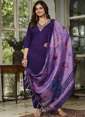 Garb These Readymade Suit in Fine Colored Pair With Bottom And Dupatta.These Top And Bottom Are Fabricated On Viscose Rayon Pair With Chanderi Dupatta.Its Beautified With Designer Embroidery Work,Printed.