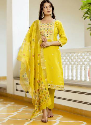 Looking These Suit in Fine Colored Pair With Bottom And Dupatta.These Top And Bottom Are Fabricated On Viscose Shimmer Pair With Taby Dupatta.Its Beautified With Designer Embroidery Work,Printed.