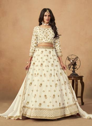 For A Designer Look,Grab These Party Wear Lehenga Choli in Fine Colored.These Lehenga And Blouse Are Fabricated On Organza Pair With Organza Dupatta.Its Beautified With Designer Sequance Embroidery Work.