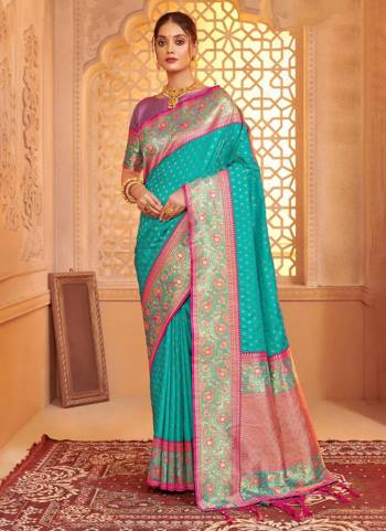 Garb These Fastive And Party Wear Saree in Fine Colored.These Saree And Blouse is Fabricated On Silk Blend.Its Beautified With Heavy Weaving Havey Designer.