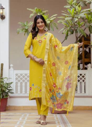 Looking These Suit in Fine Colored Pair With Bottom And Dupatta.These Top And Bottom Are Fabricated On Viscose Gadhwal Pair With Jacquard Dupatta.Its Beautified With Designer Embroidery Work,Printed.