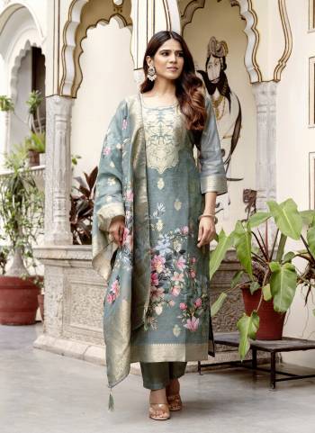 Looking These Suit in Fine Colored Pair With Bottom And Dupatta.These Top And Dupatta Are Fabricated On Chanderi Cotton Pair With Viscose Gadhwal Botton.Its Beautified With Woven Jacquard Designer,Printed.