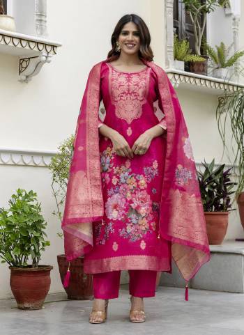Looking These Suit in Fine Colored Pair With Bottom And Dupatta.These Top And Dupatta Are Fabricated On Chanderi Cotton Pair With Viscose Gadhwal Botton.Its Beautified With Woven Jacquard Designer,Printed.