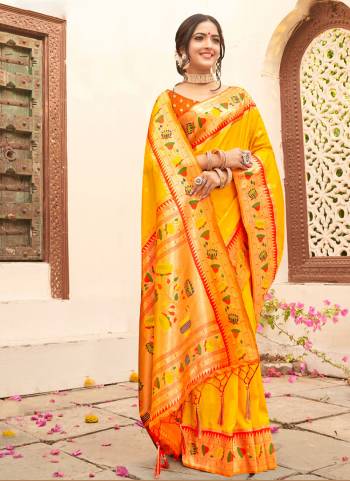 Garb These Fastive And Party Wear Saree in Fine Colored.These Saree And Blouse is Fabricated On Silk Blend.Its Beautified With Heavy Weaving Havey Designer.