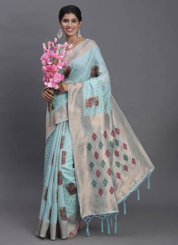 Attractive These Fastive And Party Wear Saree in Fine Colored.These Saree And Blouse is Fabricated On Linen Cotton.Its Beautified With Heavy Weaving Havey Designer.