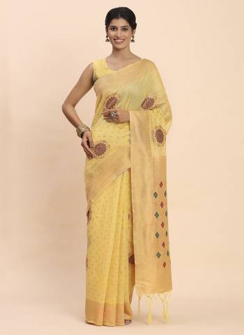 Attractive These Fastive And Party Wear Saree in Fine Colored.These Saree And Blouse is Fabricated On Linen Cotton.Its Beautified With Heavy Weaving Havey Designer.