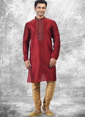 Looking These Party Wear Mans Wear Kutra Payjama wearing this fashionable. These Kurta Are Jacquard Silk And Payjama Art Silk finest Fabriced With Woven Designer With Mirror,Thread Embroidery Work.