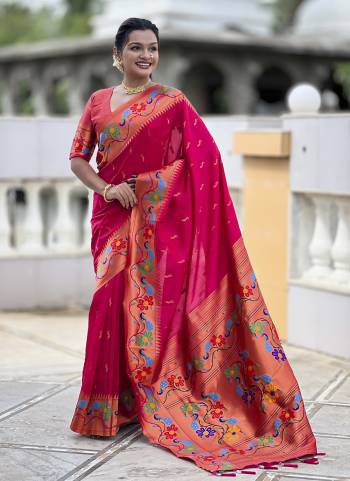 Garb These Party Wear Saree in Fine Colored.These Saree Are Paithani Silk And Blouse is Fabricated On Paithani Silk.Its Beautified With Weaving Jacquard Meenakari Designer.