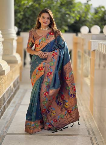 Garb These Party Wear Saree in Fine Colored.These Saree Are Paithani Silk And Blouse is Fabricated On Paithani Silk.Its Beautified With Weaving Jacquard Meenakari Designer.