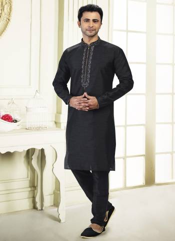 Looking These Party Wear Mans Wear Kutra Payjama wearing this fashionable. These Kurta Are Jacquard Silk And Payjama Art Silk finest Fabriced With Woven Designer With Mirror,Thread Embroidery Work.