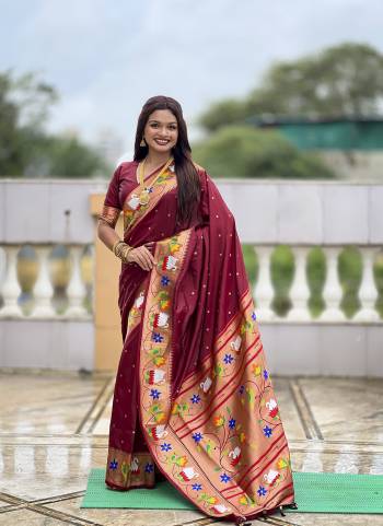 Attractive These Party Wear Saree in Fine Colored.These Saree Are Paithani Silk And Blouse is Fabricated On Paithani Silk.Its Beautified With Weaving Jacquard Meenakari Designer.