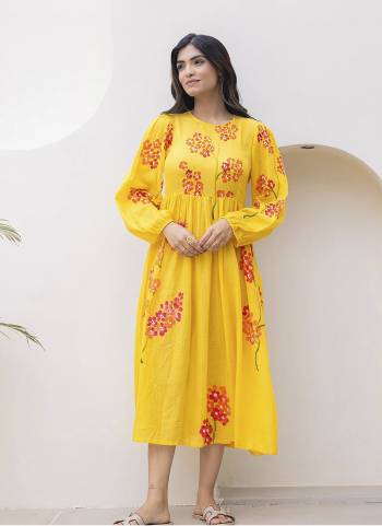 Attrective Looking These Beautiful Readymade Long Kurti.These Kurti Are Kota Checks Fabricated.Its Beautified With Designer Digital Printed.