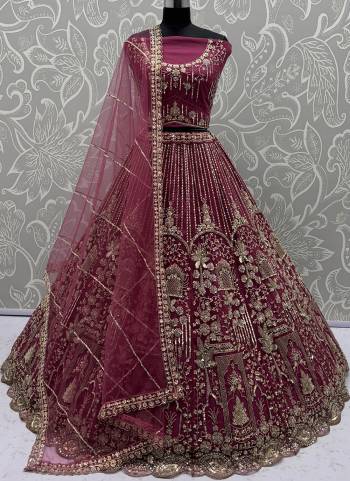 For A Fancy Designer Look,Grab These Lehenga Choli With Dupatta in Fine Colored.These Lehenga And Choli Are Net And Dupatta Are Fabricated On Soft Net Pair.Its Beautified With Heavy Dori, Sequance Embroidery,Modif Pipe Work. 