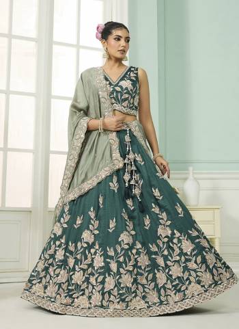 Atrractive This Party Wear Fine Color Fancy Heavy Designer Choli And Lahenga Fabriced On Silk And Dupatta Silk In Fabricated Beautified With Attrective Designer Heavy Sequance,Multy Thread  Embroidery Work. Buy Now.