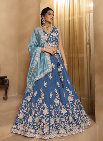 Atrractive This Party Wear Fine Color Fancy Heavy Designer Choli And Lahenga Fabriced On Silk And Dupatta Silk In Fabricated Beautified With Attrective Designer Heavy Sequance,Multy Thread  Embroidery Work. Buy Now.